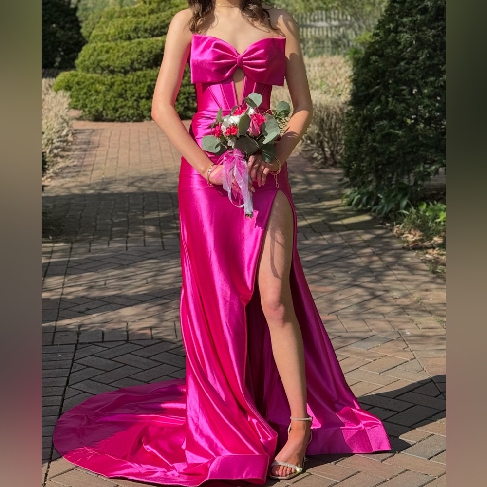 Sherri Hill 000 prom dress 2025 hot pink bow train formal satin designer